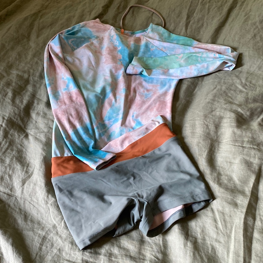 Long sleeve shortie rash guard